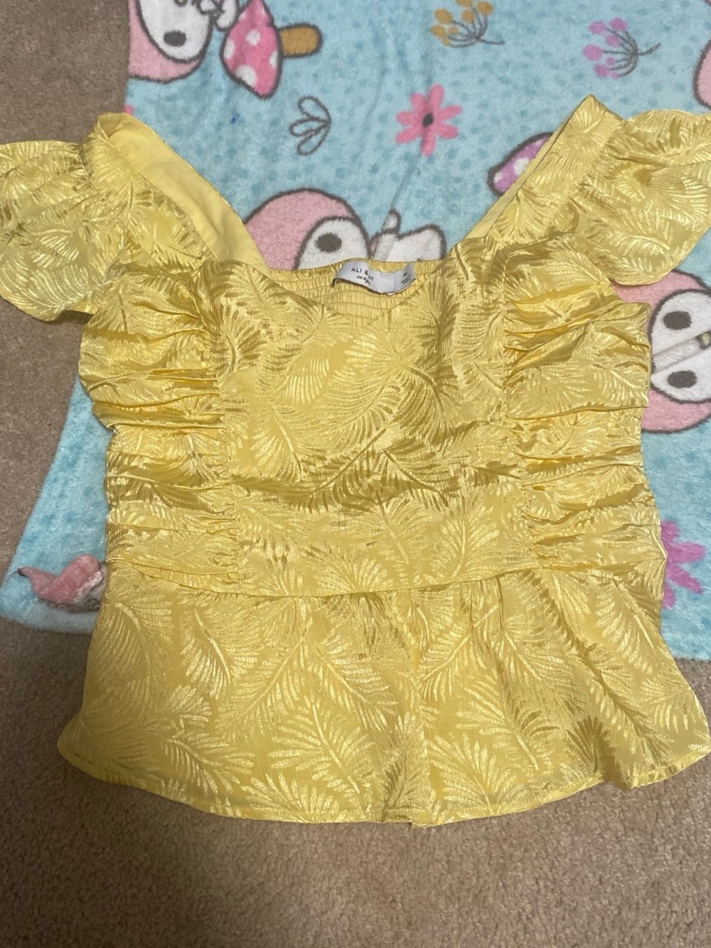 ALI & JAY Yellow Textured Ruffle Sleeve Blouse